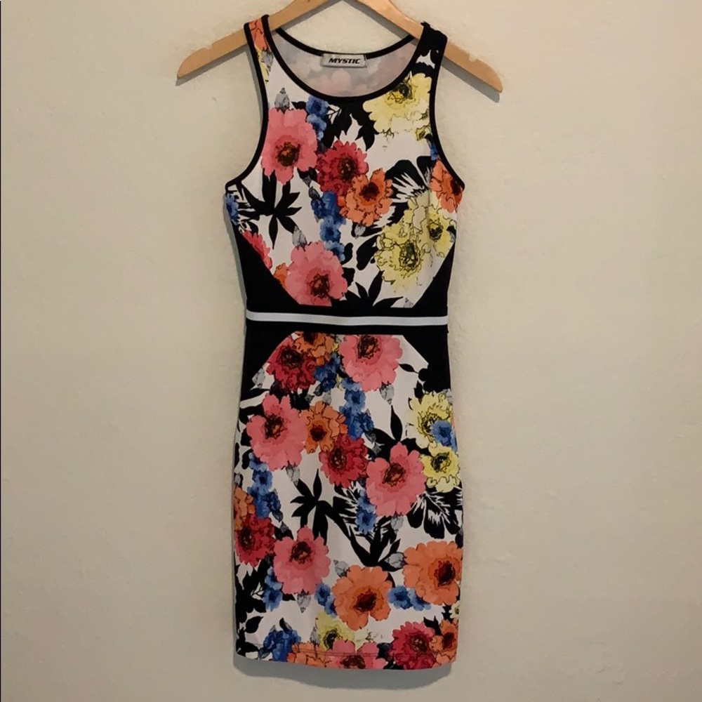 Gorgeous Floral Fitted Sheath Dress